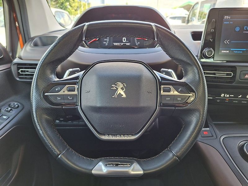 Peugeot Rifter GT LINE 1,5 BHDi 130k EAT8 - fotka 19 z 28