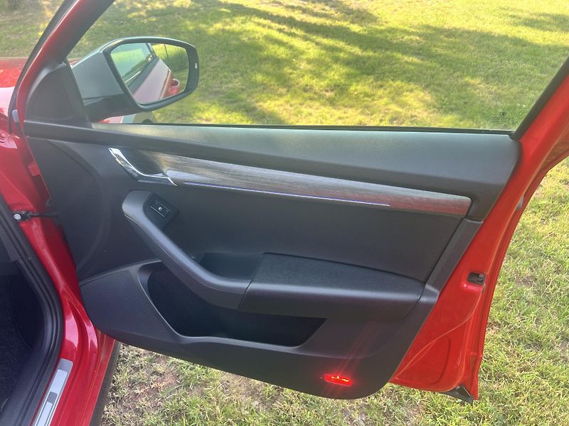 Škoda Octavia 2.0TDI 110KW,SCOUT,4x4,DSG,KůŽ - fotka 21 z 41