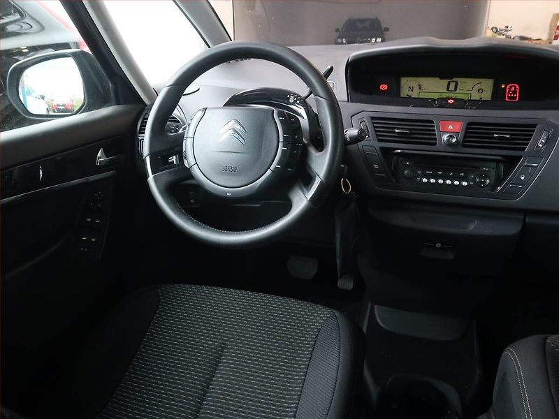 Citroën C4 Picasso (2011) 1.6 HDi, Automat, 7 míst - fotka 7 z 19