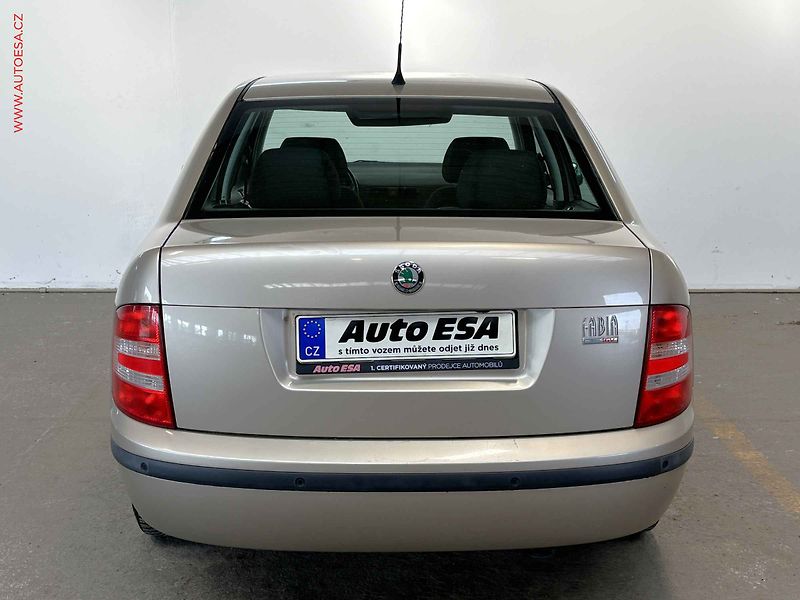 Škoda Fabia (2006) 1.4 i, AC, výhřev sed - fotka 5 z 13