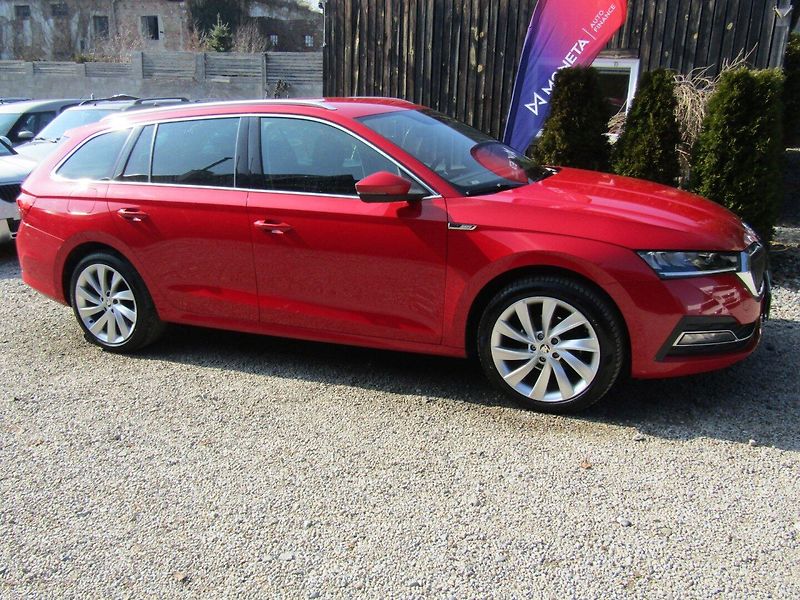Škoda Octavia (2022) 2.0 TDI 110kW DSG SPORT Line - fotka 8 z 43