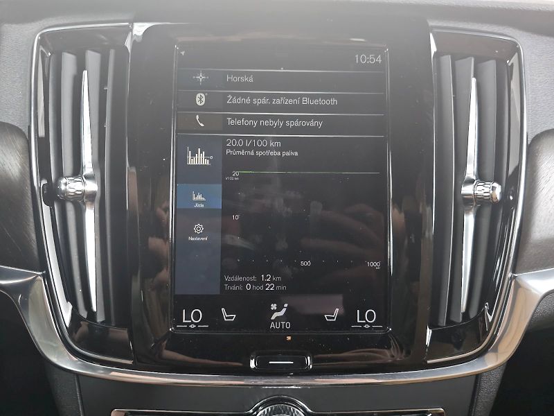 Volvo V90 (2020) Cross Country D5 173kW MOMENTU - fotka 18 z 33