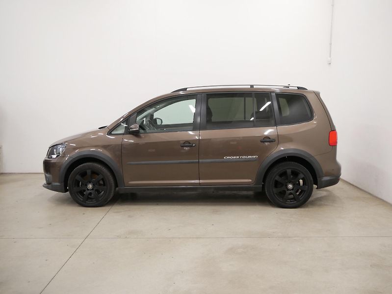 Volkswagen Touran - fotka 3 z 26
