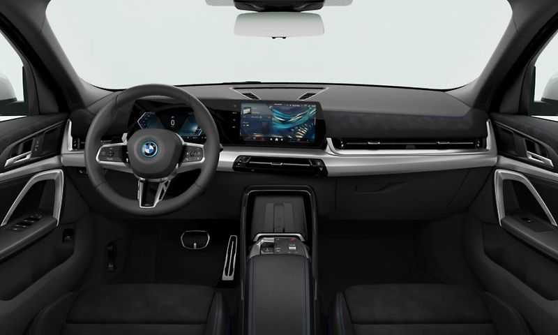BMW iX2 eDrive20 - fotka 4 z 4