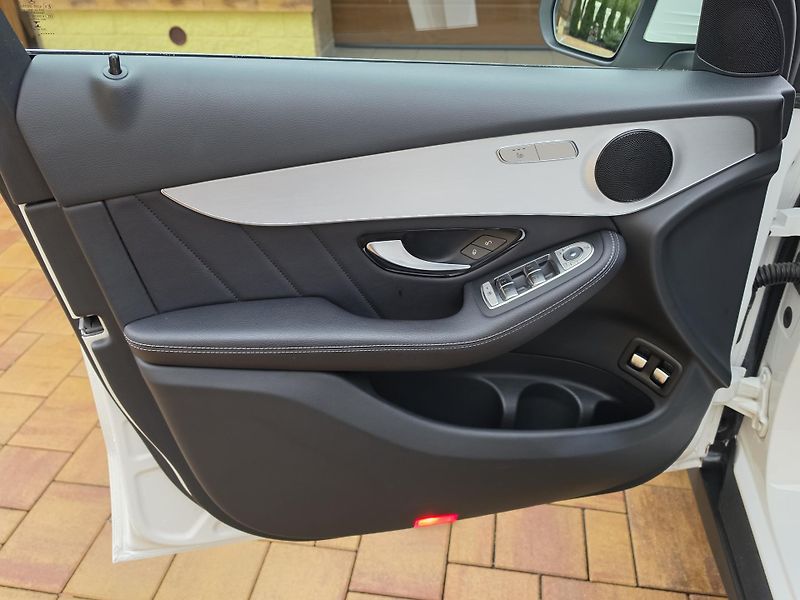 Mercedes-Benz GLC 350CDi 190kW 4MATIC*PANORAMA* - fotka 9 z 53