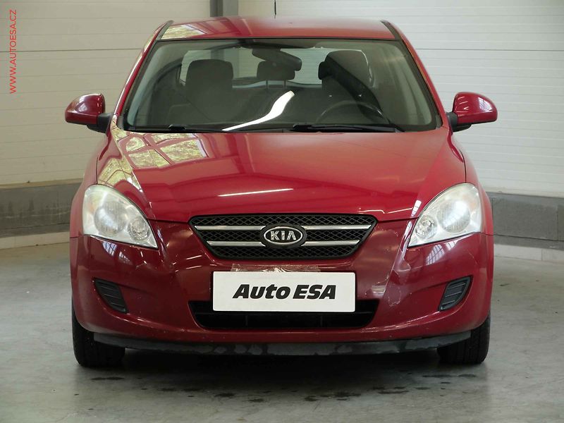 Kia Ceed (2007) 1.4i, ČR, Klima - fotka 2 z 19