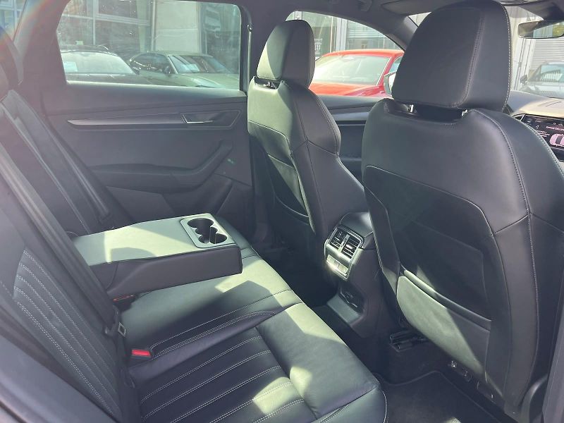 Škoda Karoq Sportline Exclusive 2,0 TDI 11 - fotka 24 z 30