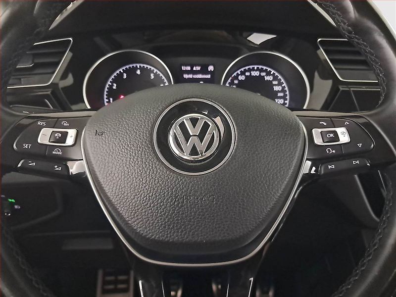 Volkswagen Touran (2017) 1.4 TSI, Navi, Tempomat - fotka 19 z 21