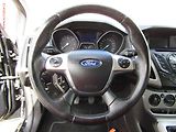 Ford Focus (2012) 1.6 TDCi, 1.maj, AC, temp - náhled 18