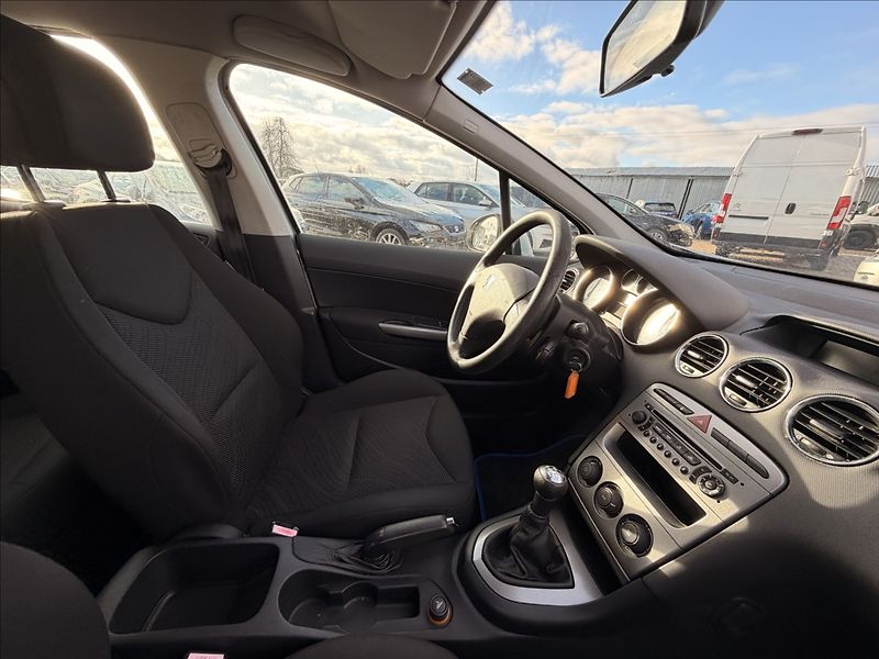 Peugeot 308 1,4 16V KLIMA - fotka 22 z 23