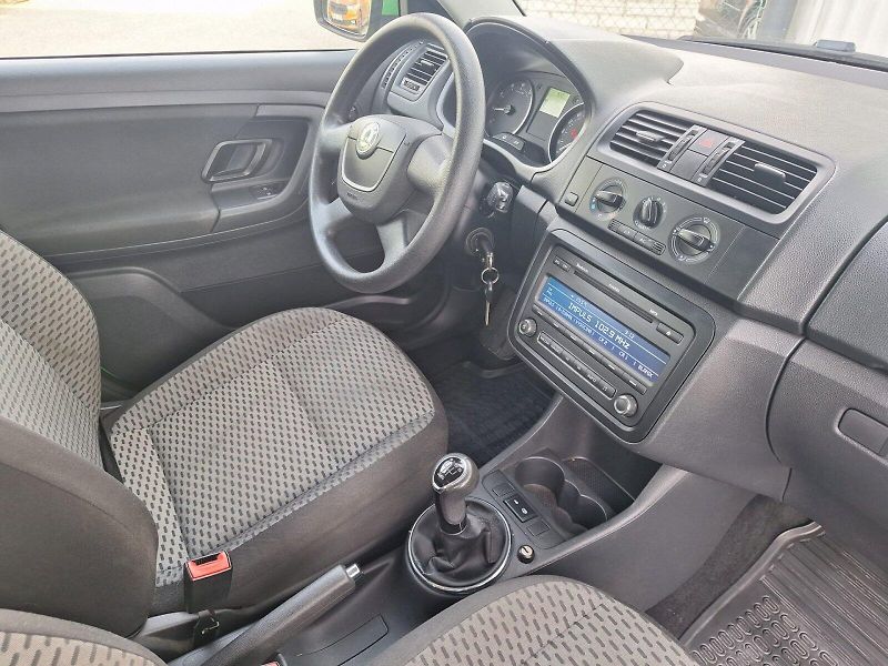 Škoda Fabia (2010) COMBI / 1.2 TSI / 63 kW / AMBI - fotka 14 z 29