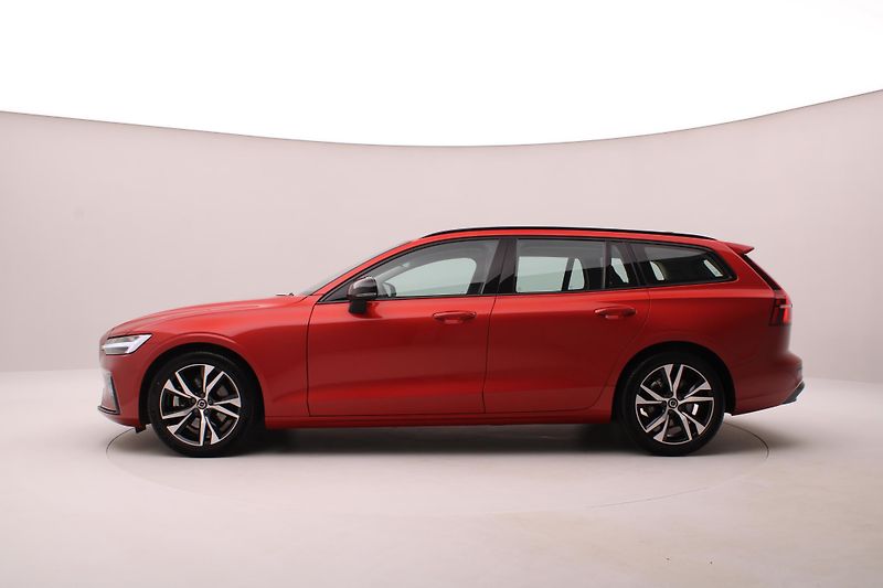 Volvo V60 B4 DARK PLUS AUT CZ - fotka 8 z 50
