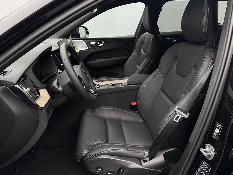 Volvo XC60 (2026) B5 AWD AUT BRIGHT PLUS  - fotka 3 z 24