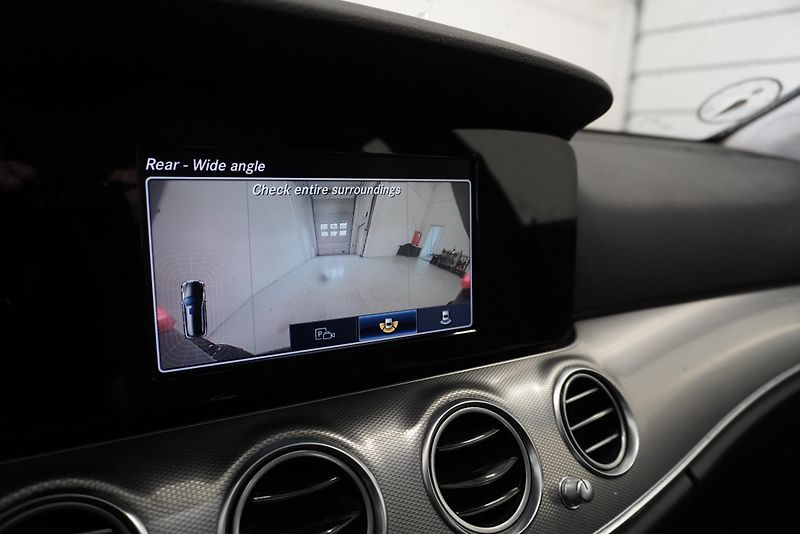Mercedes-Benz Třídy E (2017) E220D AUTOMAT - fotka 22 z 38