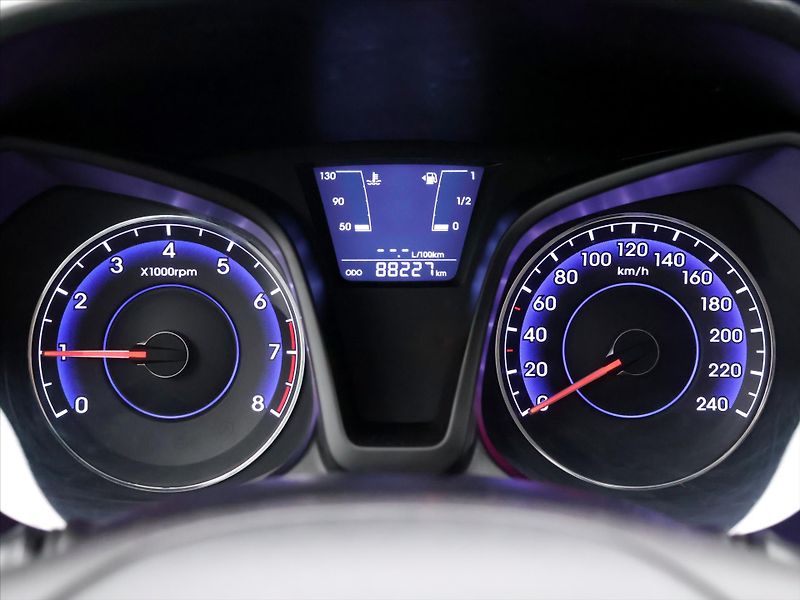 Hyundai ix20 1,4 CVVTi 66kW Klimatizace CZ - fotka 14 z 29