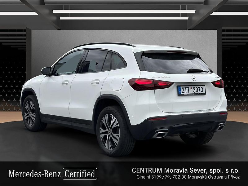 Mercedes-Benz GLA 200d 4MATIC, 1. majitel,CZ - fotka 3 z 17
