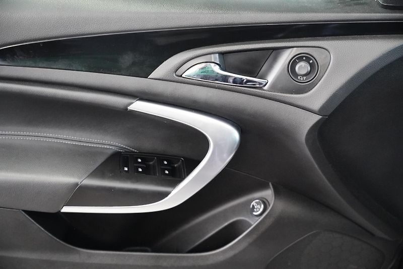 Opel Insignia - fotka 12 z 22