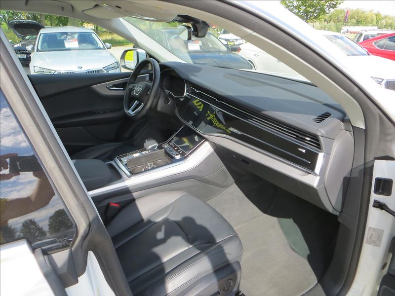 Audi Q8 3,0 TFSI quattro tiptronic 250 - fotka 11 z 29