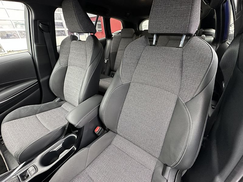 Toyota Corolla (2025) TS 1.8 HEV STYLE MY25 - fotka 12 z 24