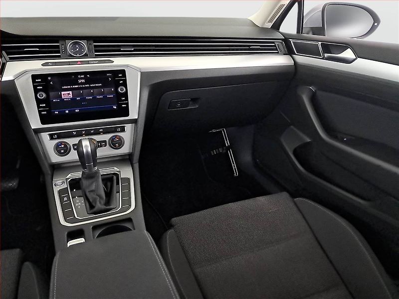 Volkswagen Passat (2019) 1.6 TDI, Automat, Navi - fotka 8 z 27