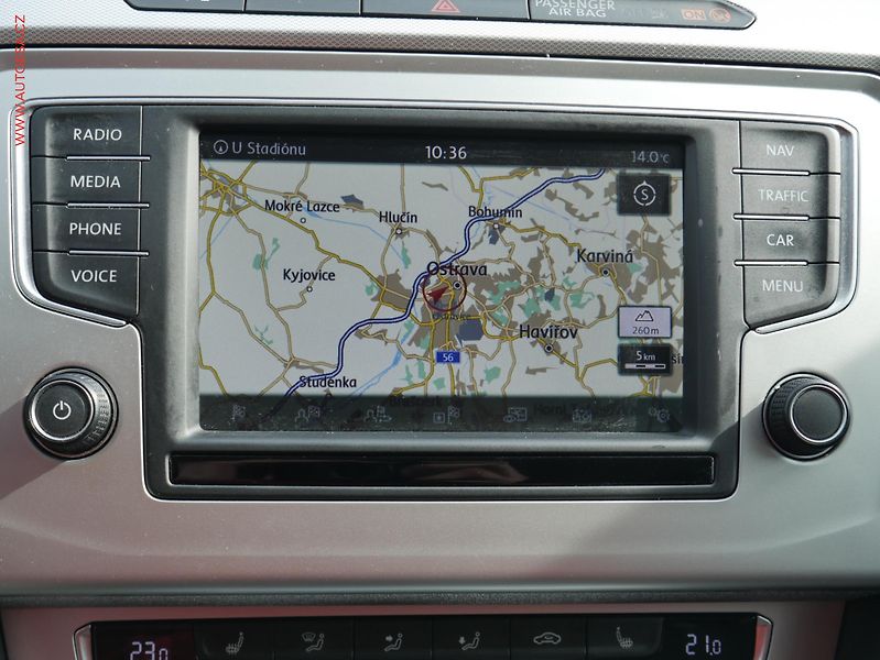 Volkswagen Passat (2015) 2.0TDi, AC, LED, park.asist - fotka 15 z 24