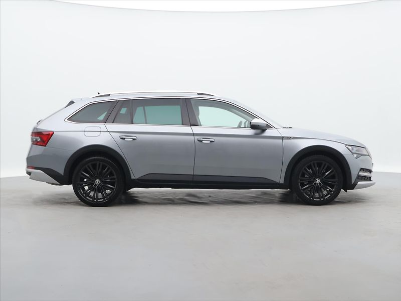 Škoda Superb 2,0 TSI 206kW Scout 4x4 DSG - fotka 8 z 35