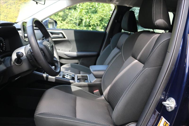 Mitsubishi Outlander 2,4 PHEV, 7míst, Invite - fotka 14 z 53