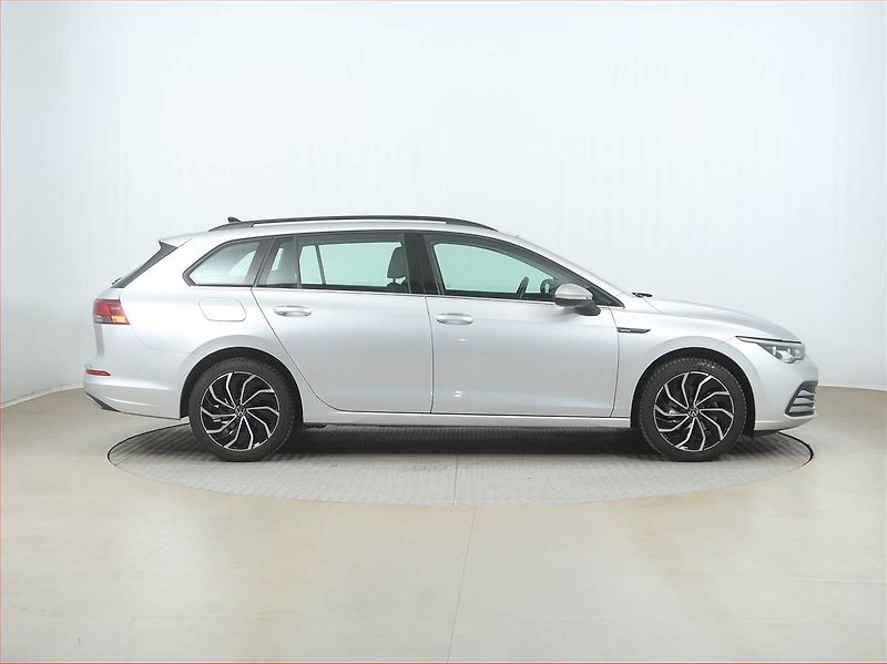 Volkswagen Golf (2021) Style 1.5 TSI - fotka 6 z 6