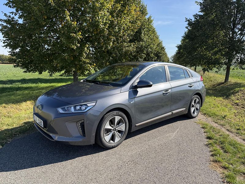 Hyundai IONIQ (2018) Electric 28 kWh - fotka 1 z 17