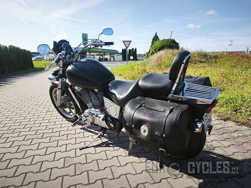 Honda VT 1100 C Shadow (2001) - fotka 6 z 11