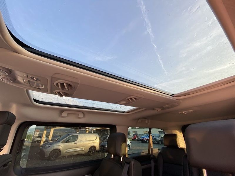 Toyota ProAce Verso 2.0D, ČR, VIP Sky, 7 míst, DPH - fotka 12 z 19