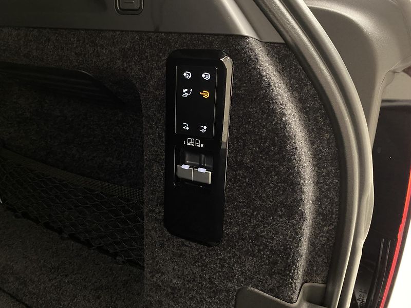 Land Rover Range Rover P530 AUTOBIOGRAPHY REZERVACE - fotka 33 z 83