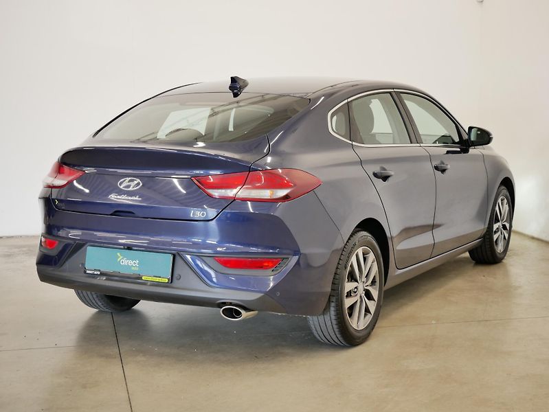 Hyundai i30 - fotka 2 z 21