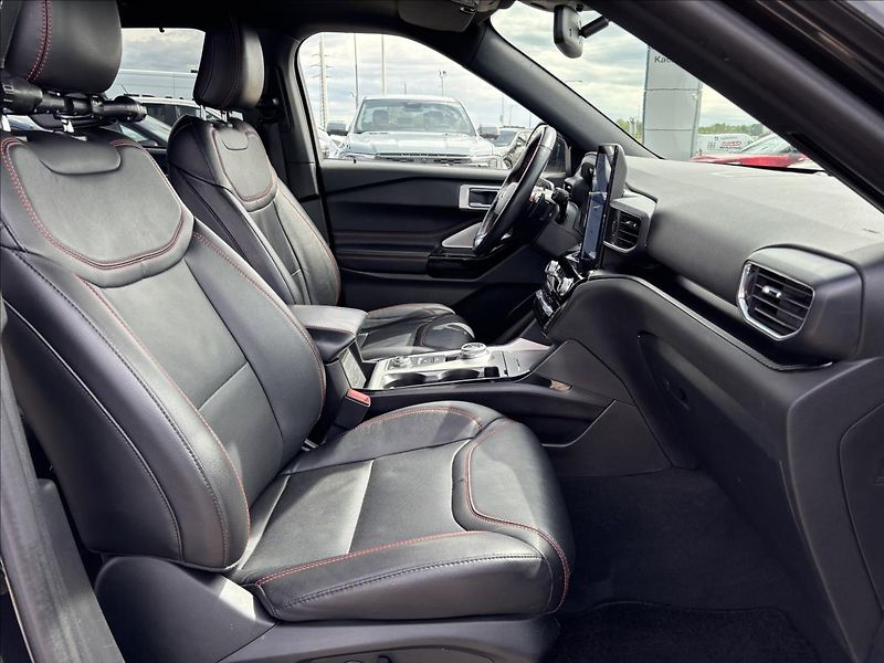 Ford Explorer 3,0 PHEV 336kW ST-Line AWD DPH - fotka 19 z 52