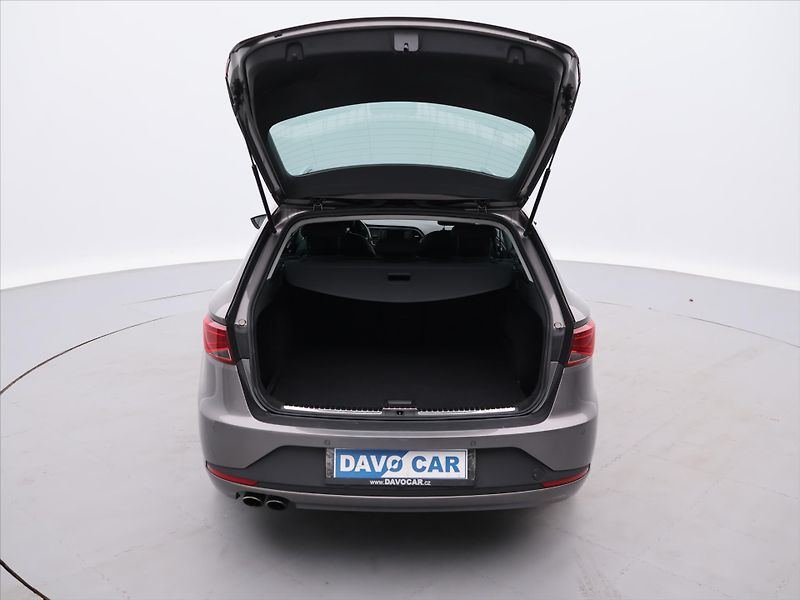 Seat Leon 1,4 TSI 110kW FR Dynamic sr.kn - fotka 9 z 26