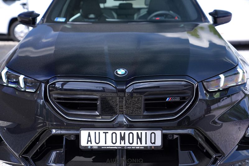 BMW M5 (2026) Touring xDrive M Drive,Pano - fotka 32 z 36