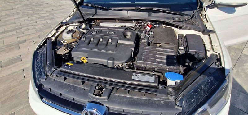 Volkswagen Golf (2016) R-line 1.6TDI 81kW - fotka 27 z 28