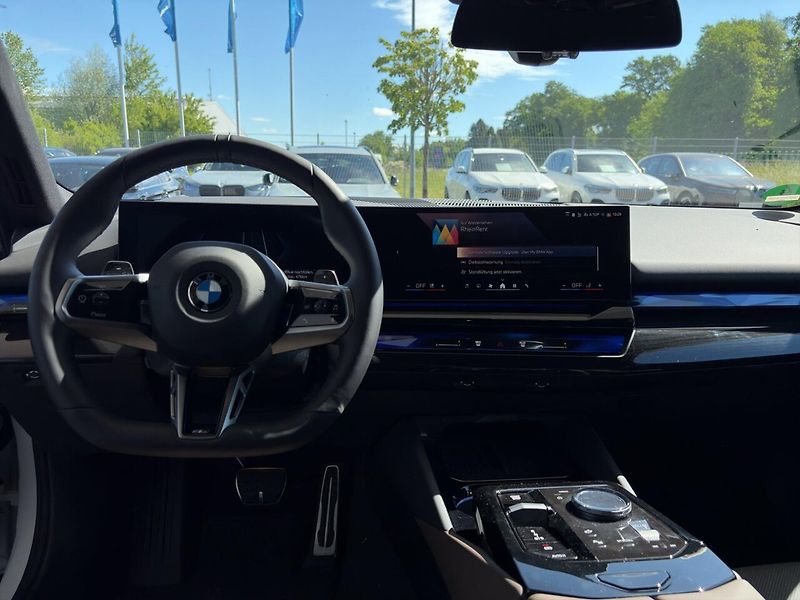 BMW Řada 5 520d xDrive M-Sport Pro HuD Ve - fotka 10 z 12
