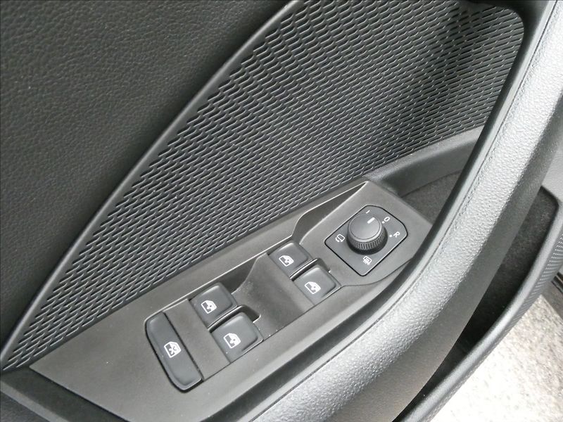 Škoda Octavia 2,0 TDi 110kW serviska,ČR,DPH - fotka 35 z 46
