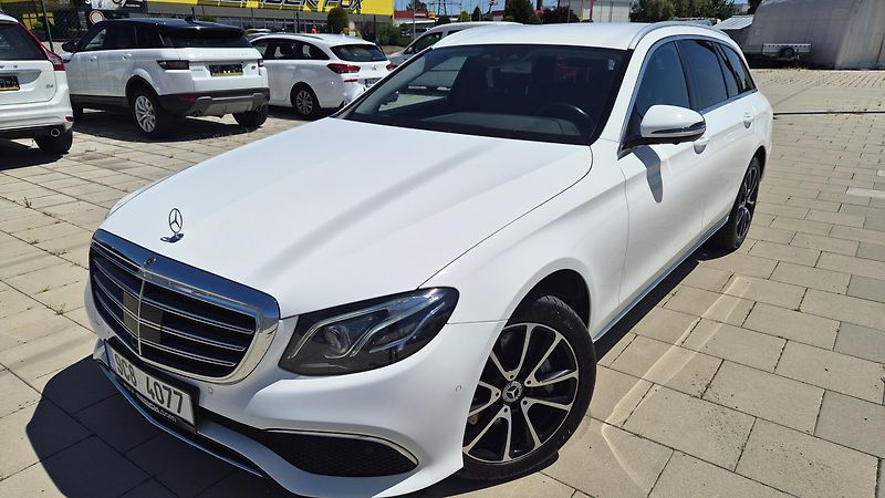 Mercedes-Benz Třídy E 350d 4Matic Exclusive - fotka 1 z 21
