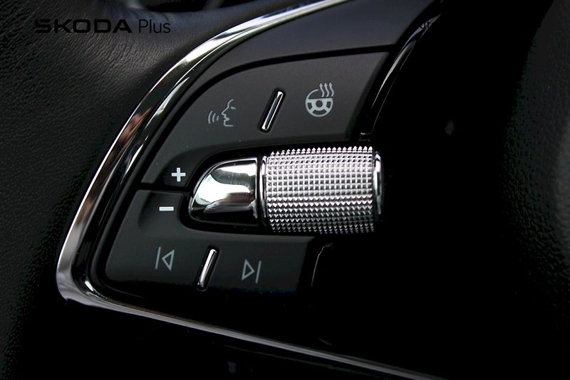 Škoda Karoq (2022) Style 2.0 TDI 110kw 4x4 DSG - fotka 13 z 25
