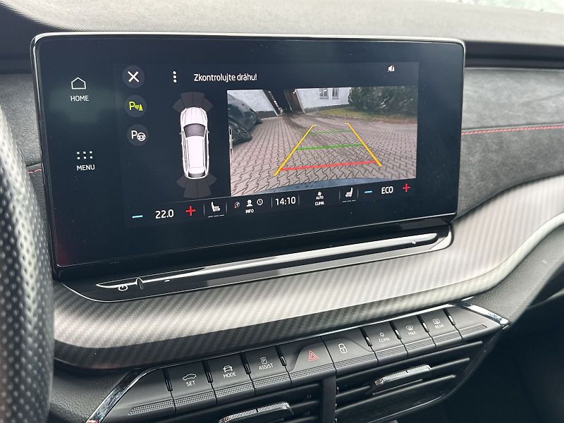 Škoda Octavia (2020) Combi 1.4 TSI iV DSG RS - fotka 20 z 35
