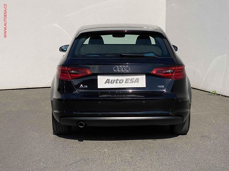 Audi A3 (2016) 1.6 TDi, 2.maj,ČR, AC, bixen - fotka 5 z 18
