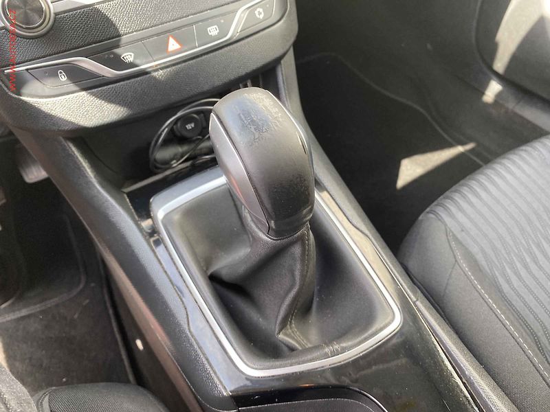 Peugeot 308 (2016) 1.6 BlueHDi, ČR, Active - fotka 14 z 15