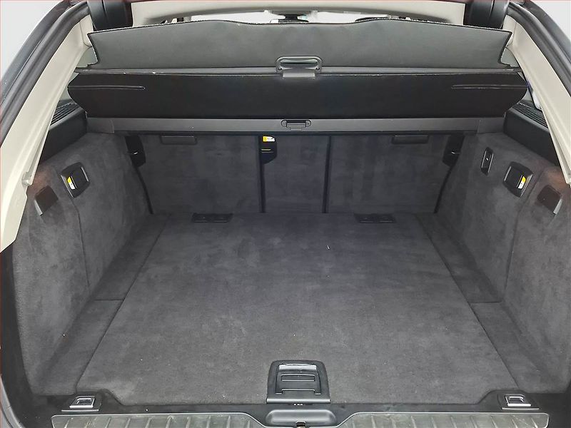 BMW Řada 5 (2012) 525d xDrive, 4X4, Automat - fotka 14 z 21