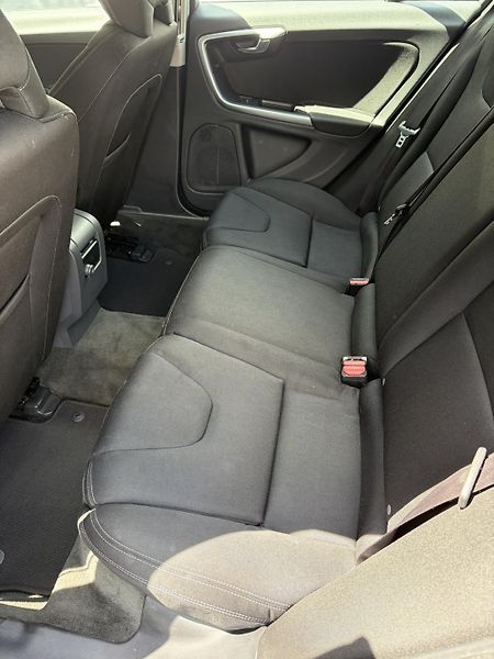 Volvo V60 (2014) - fotka 4 z 34