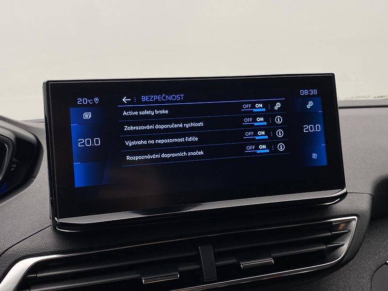 Peugeot 3008 1.5HDi 96kW ALLURE AUT CZ - fotka 37 z 38