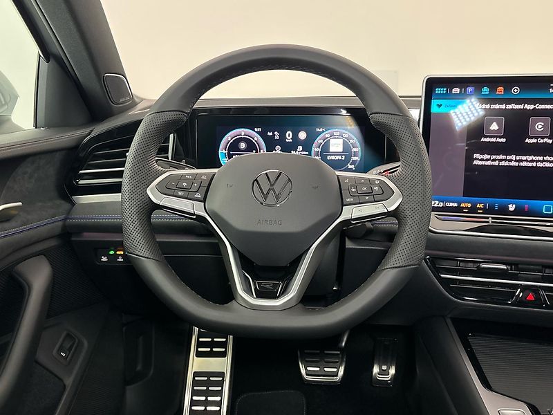Volkswagen Passat (2025) R-Line People - fotka 18 z 31