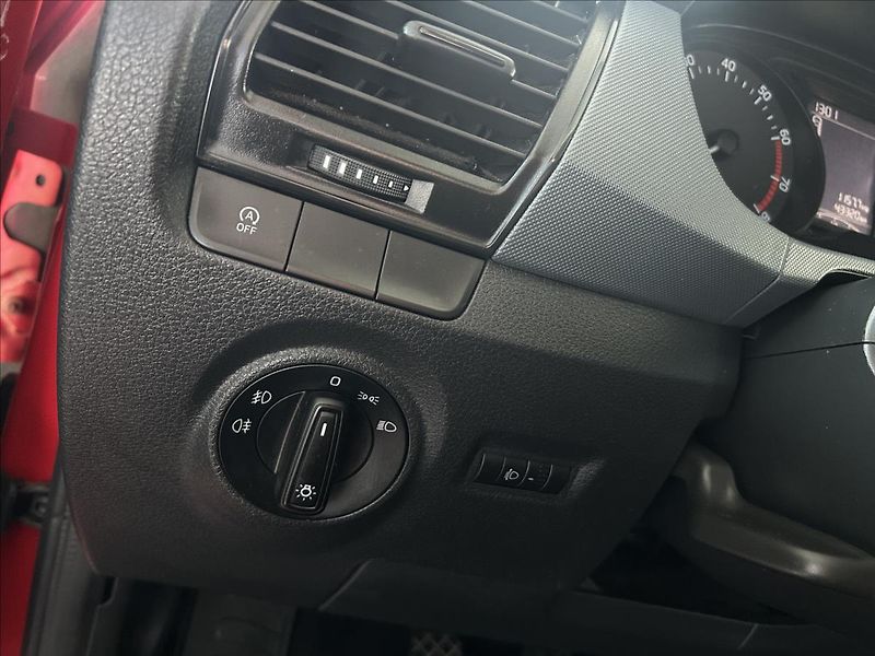 Škoda Fabia 1,0   TSI 70kW,SERVISKA - fotka 9 z 18