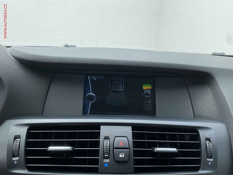BMW X3 (2012) 3.0 D xD, ČR, servis.kniha - fotka 18 z 18